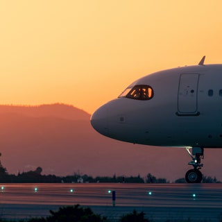 The 12 things our editors never do on a flight